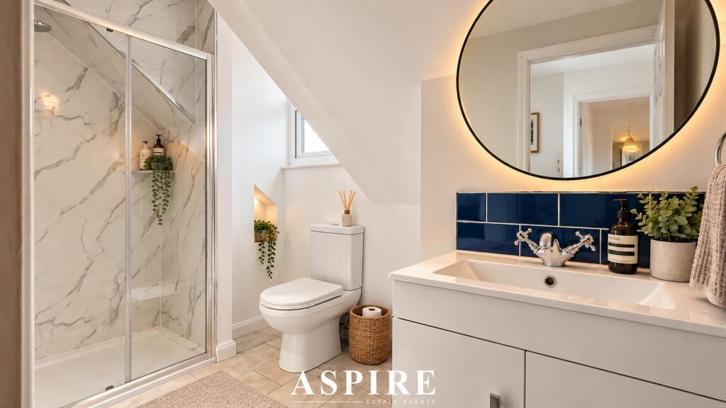 Apartment in Southend-on-Sea - View 5