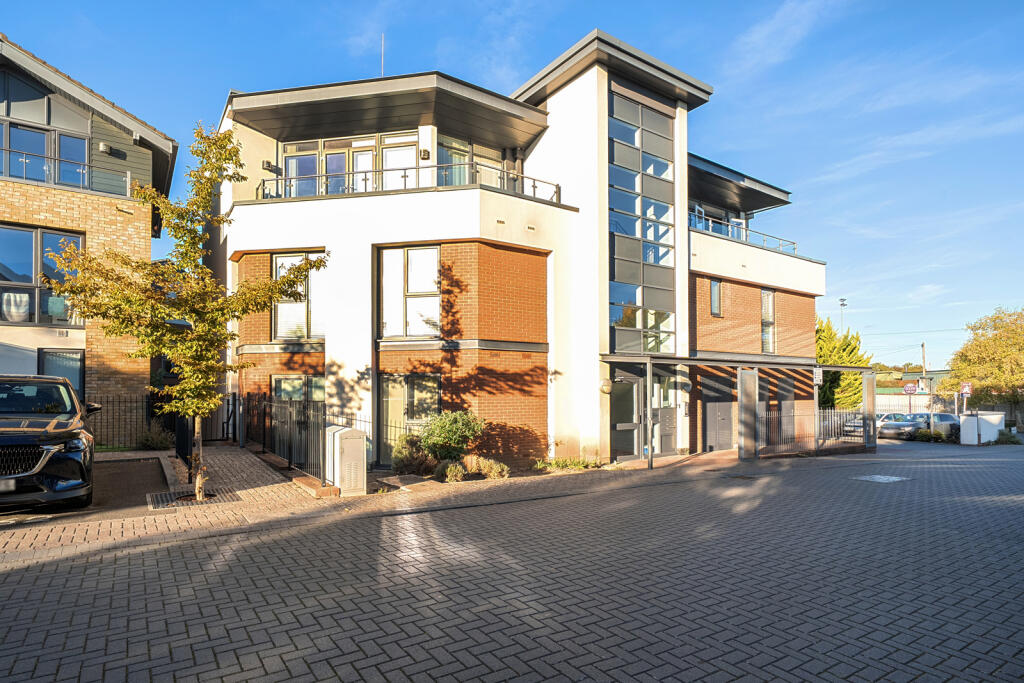 Apartment in Woking, Mount Hermon, Westfield - View 4