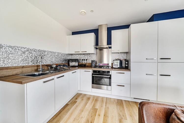 Apartment in Guildford - View 4