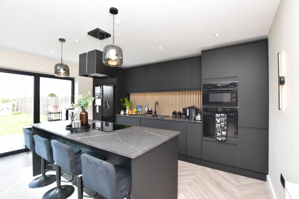 House in Tonbridge - More