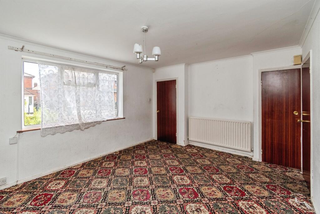 House in Walsall, Catherine Cross - View 4