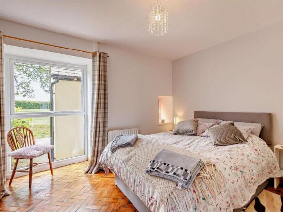 BEDROOM 2