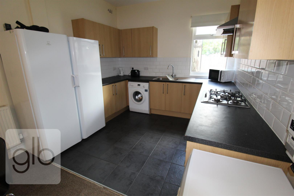 1 bedroom house share for rent