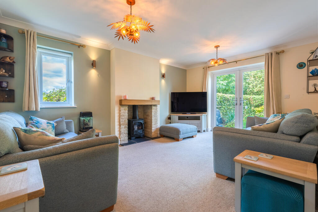 House in Worcester - View 5