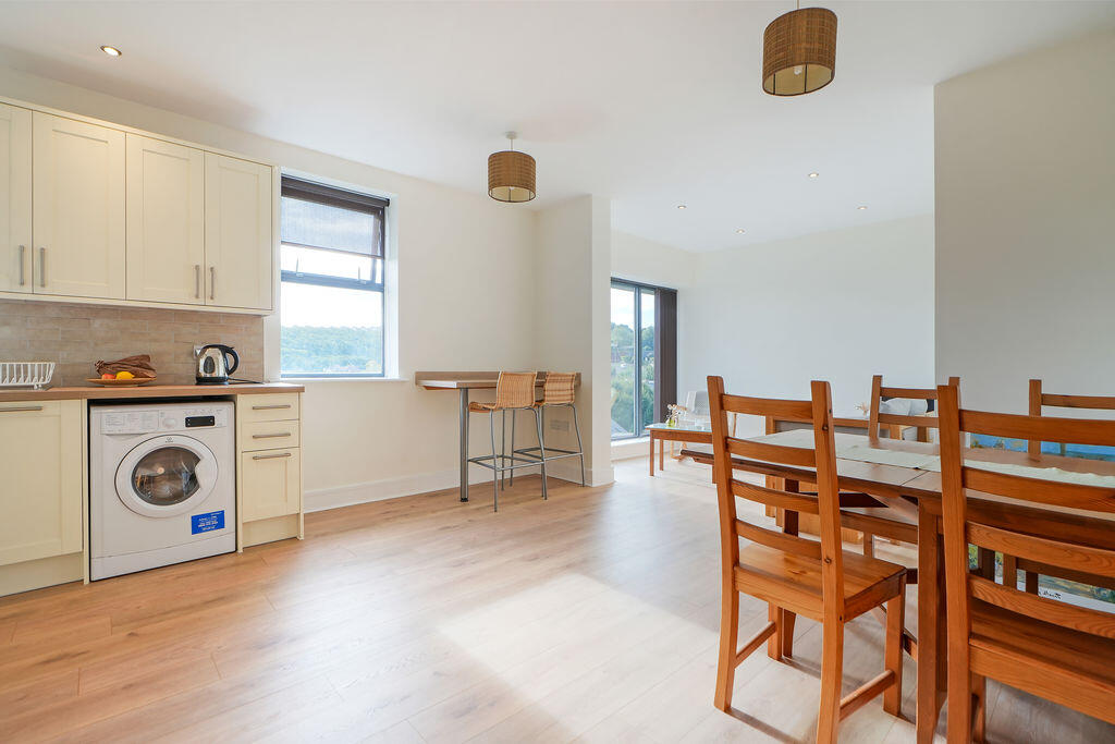 Apartment in Sheffield, Hangingwater, Ranmoor - More