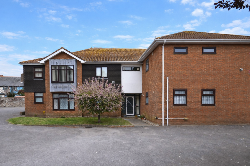 Main image of property: Linden Road, Bognor Regis, PO21 2BT