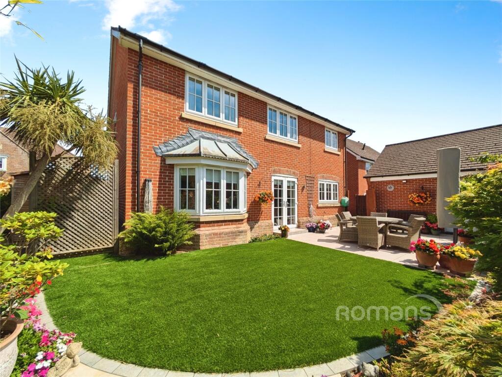 Grenadier Close, Shinfield, Reading photo 2