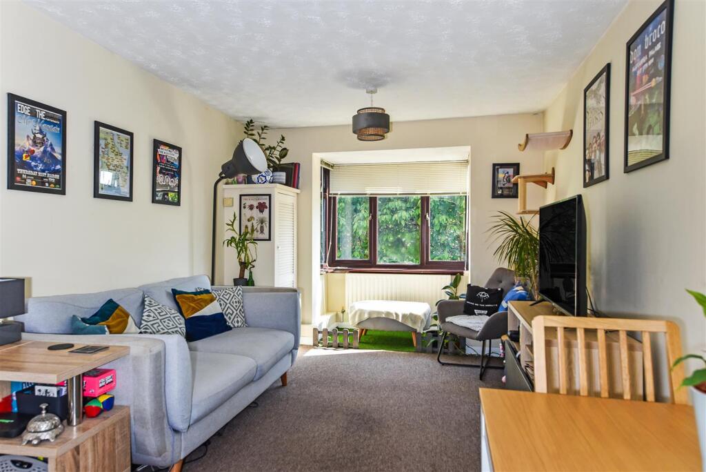 Apartment in Portsmouth, Milton - View 5