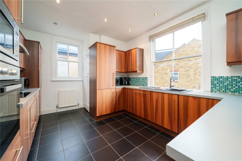 Apartment in London - View 5
