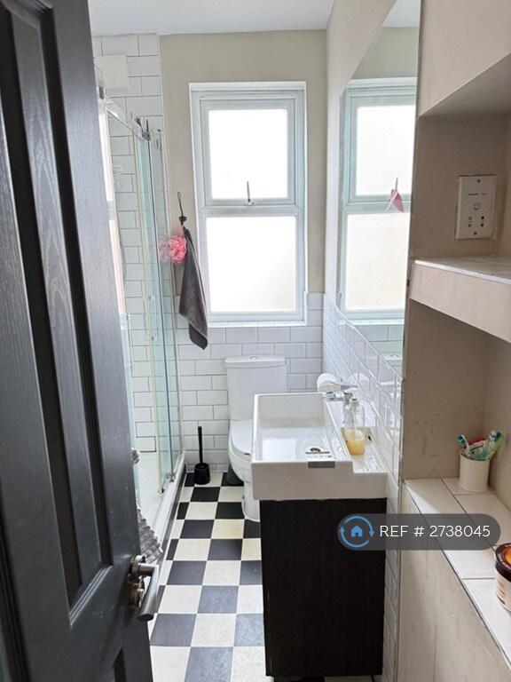 1 bedroom house share for rent