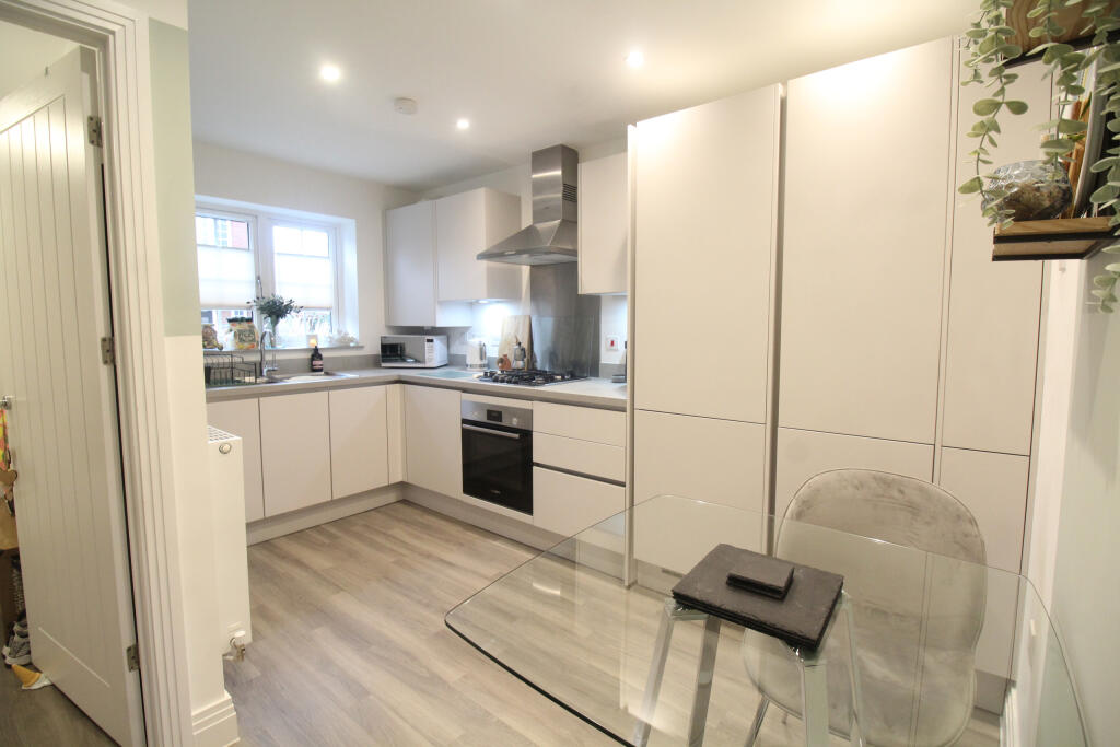Maple Lane, Burton Green, Kenilworth, Warwickshire - View 4