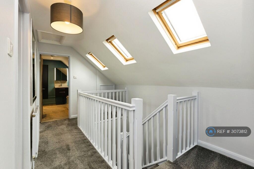 House in Cheltenham, Warden Hill, Tivoli - More