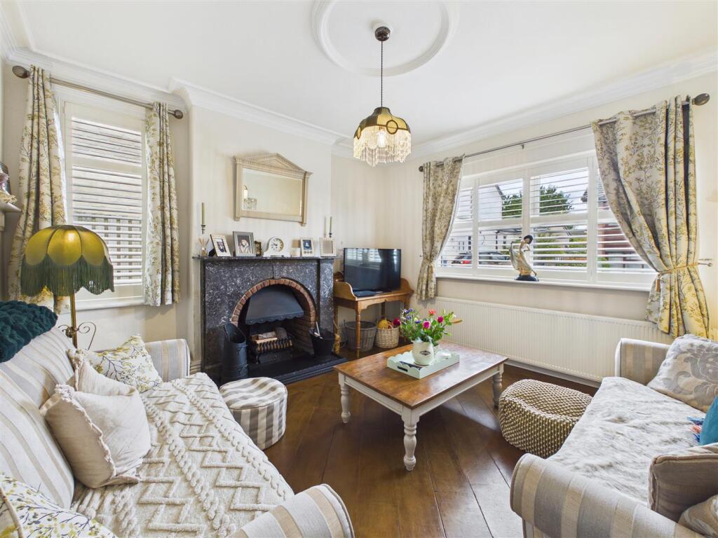 House in Sheffield, Norton Lees - View 2