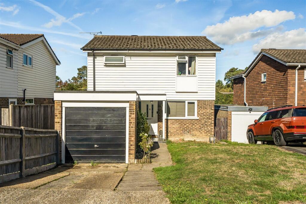 Main image of property: Octavia, Bracknell, Berkshire, RG12 7YZ