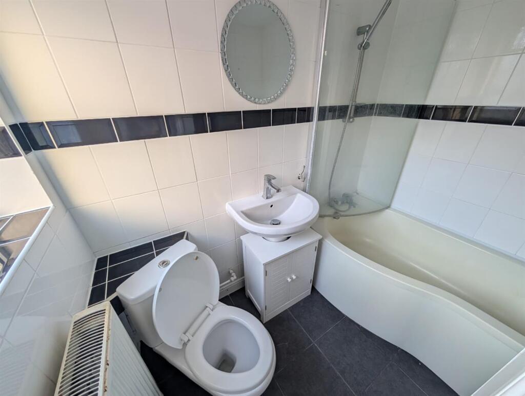 House in Hull, Garden Village - More
