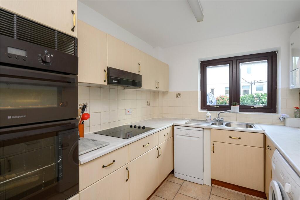 Apartment in Leeds, Collingham - More