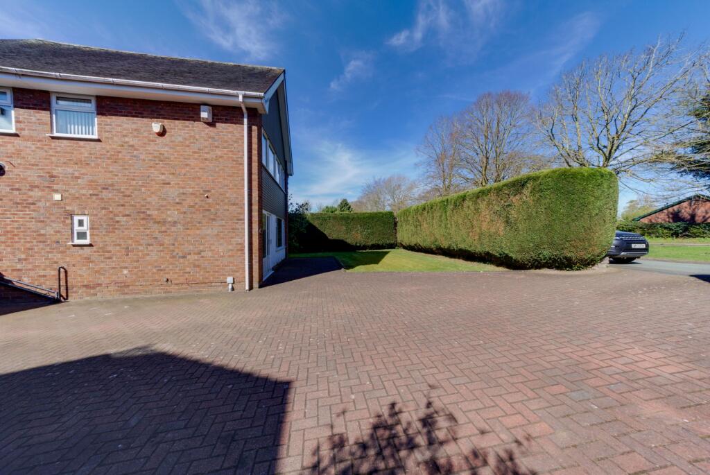 Holmes Chapel Road, Congleton, CW12 - View 6