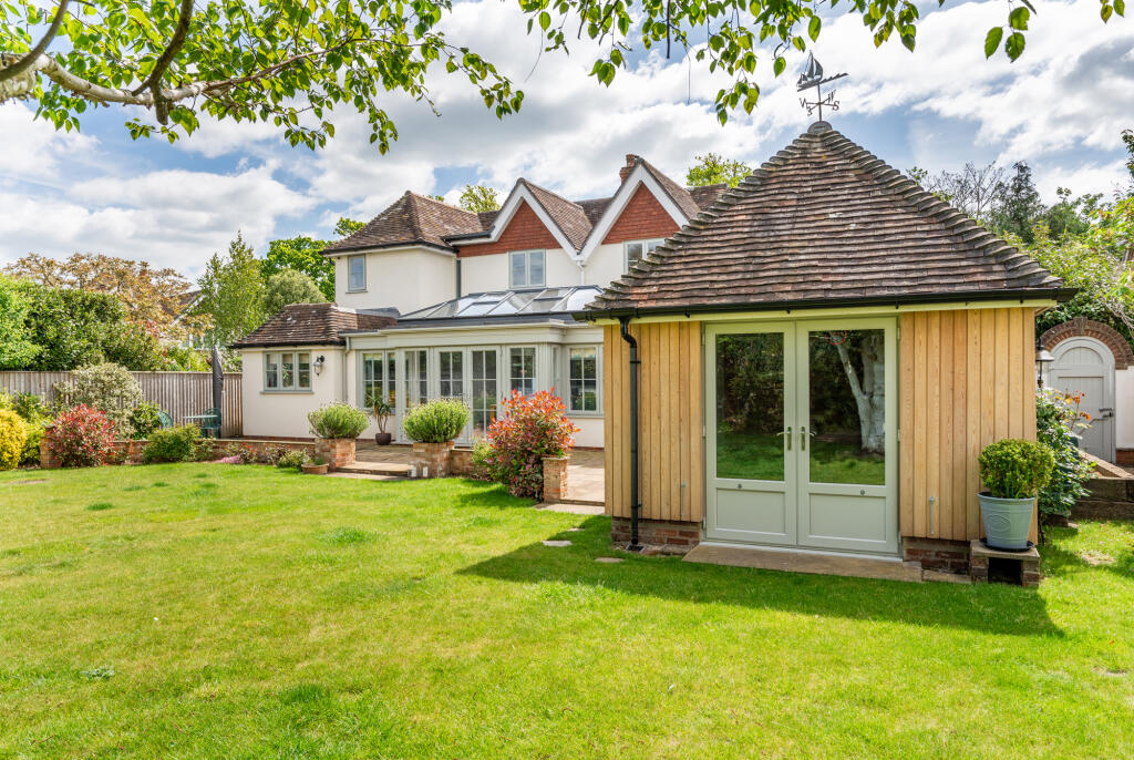 4-bed detached on Rookes Lane, Lymington, Hampshire, SO41, £1,650,000