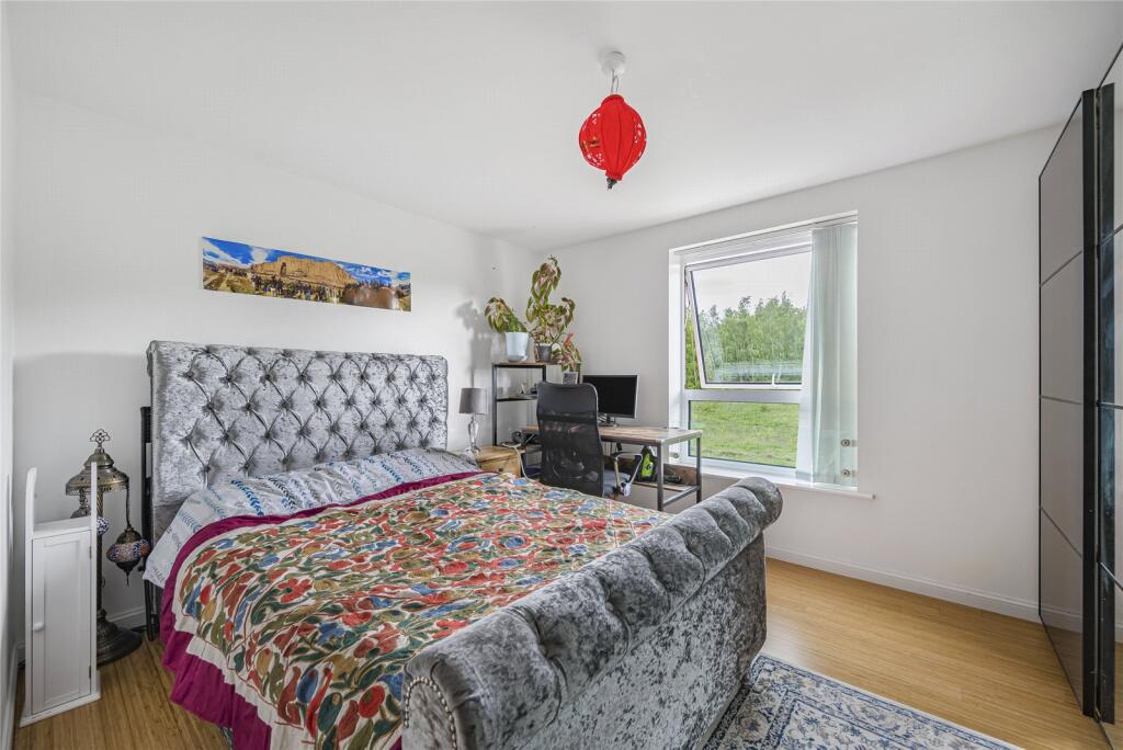 Lett Lane, Castle Hill, Ebbsfleet Valley, Swanscombe, DA10 - View 5