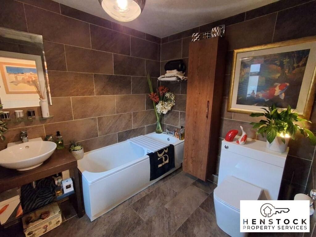 House in Manchester, Greater Manchester - More