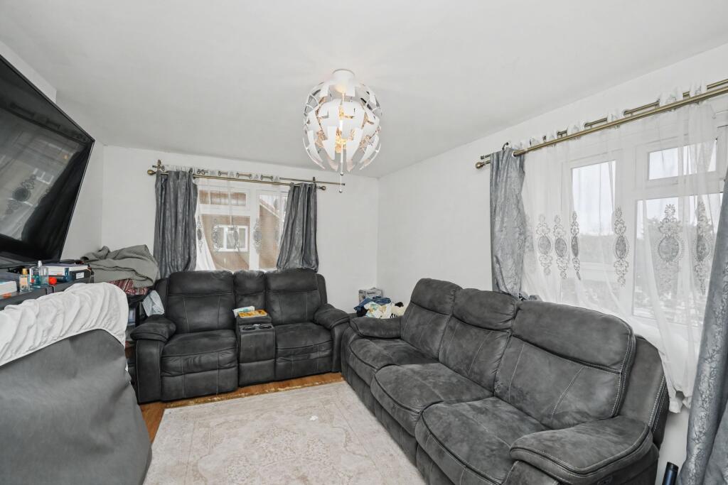 Main image of property: Barrowfield Close 
