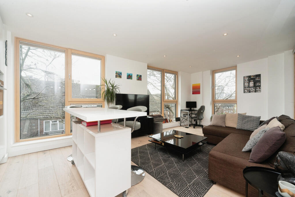Main image of property: Falcon Road, London, SW11