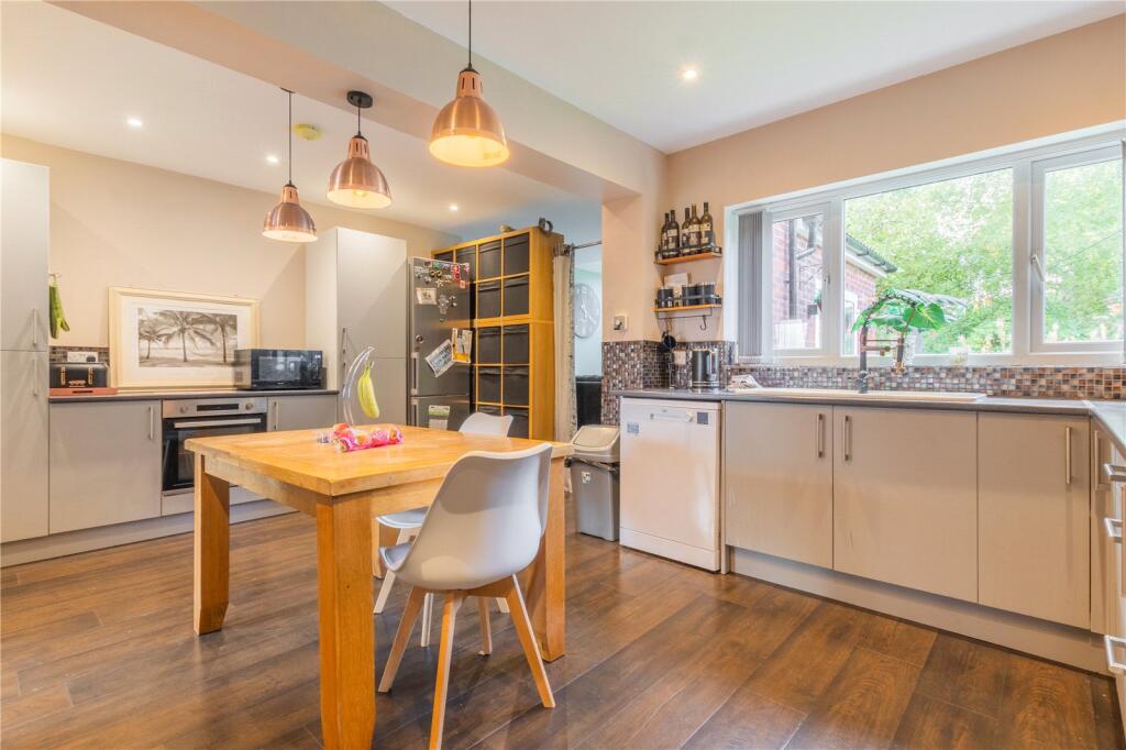 House in Oldham, Greater Manchester - View 5