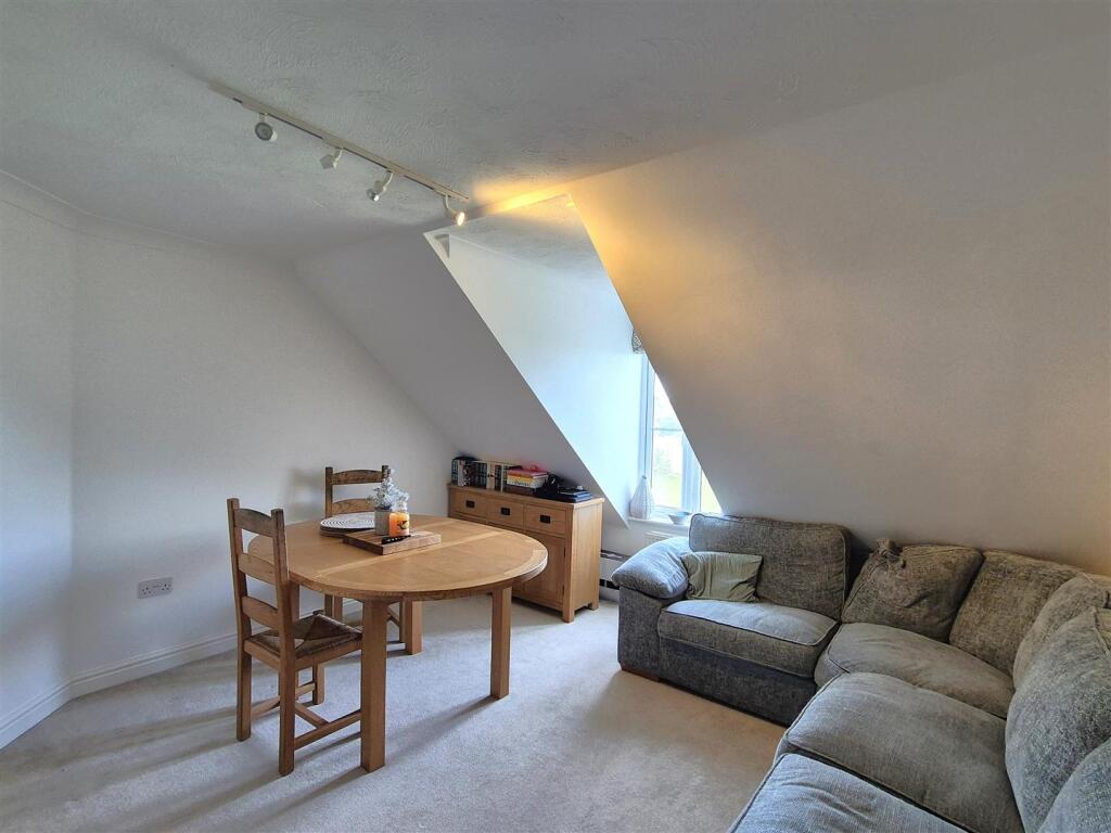 Apartment in Plymouth - View 3