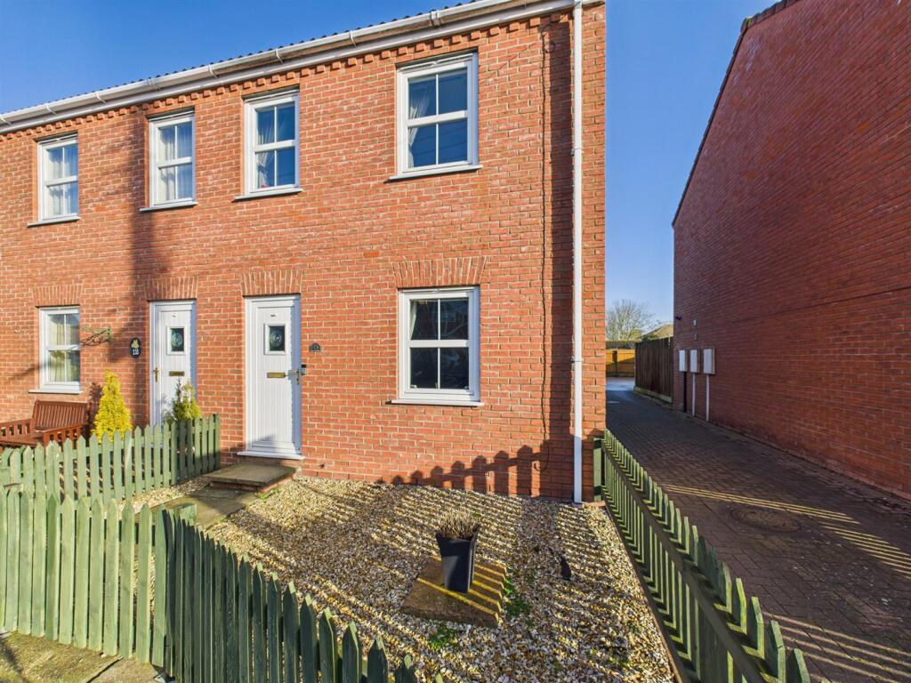 2-bed semi-detached on Dashwood Road, Alford, £149,950