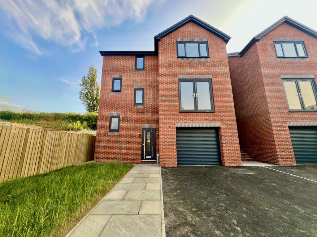 Main image of property: Pinfold Croft, Hawshaw Bank, Hoyland, Barnsley, S74
