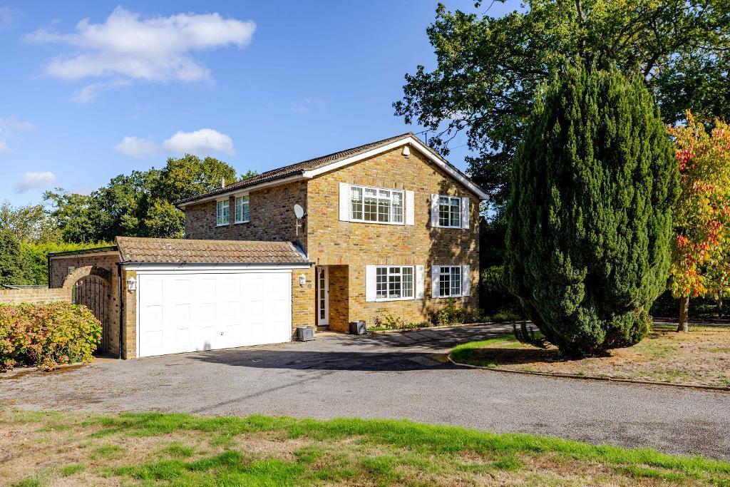 Main image of property: Kingswood Way, South Croydon, CR2 8QQ