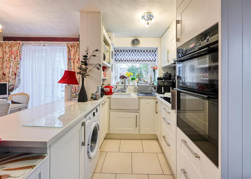 62 Woodcote Road, Tettenhall, Wolverhampton, WV6 8LG photo 4