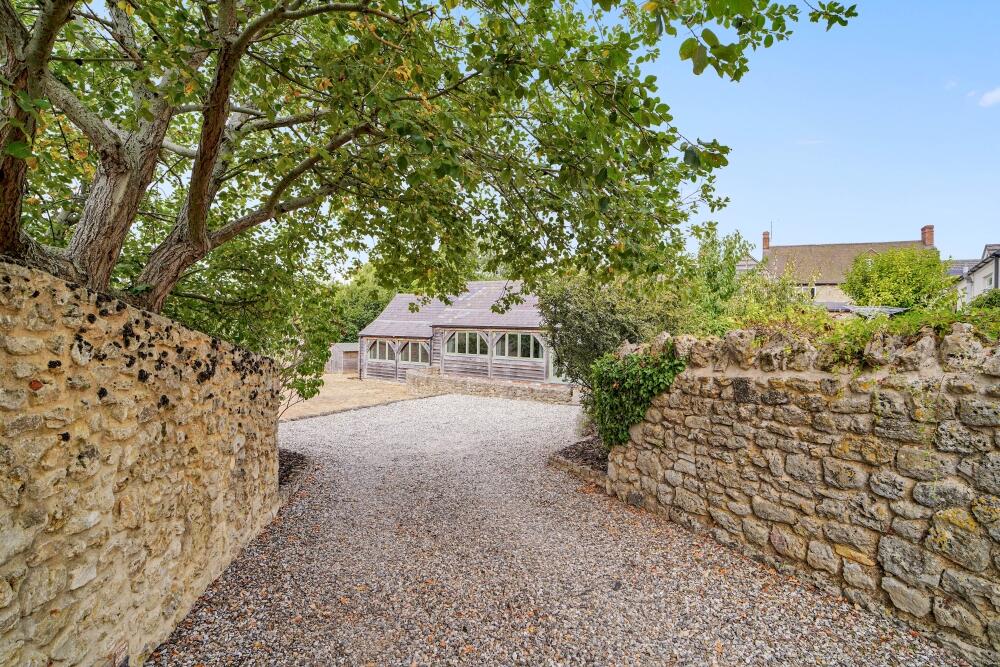 House in Swindon - View 4