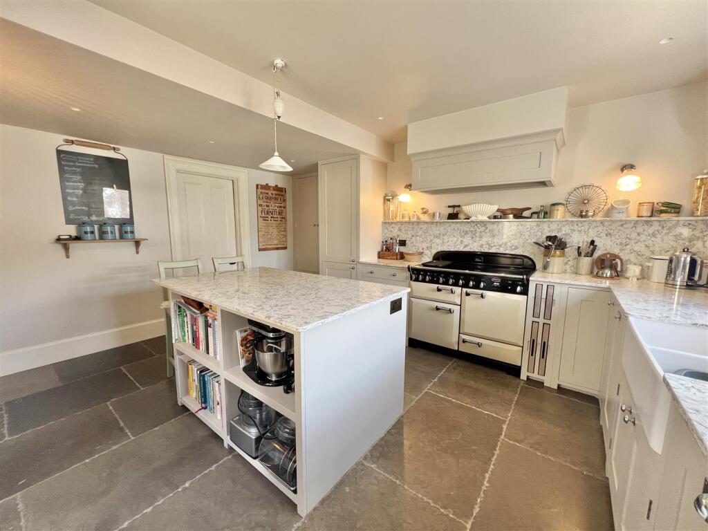 House in Plymouth - View 4