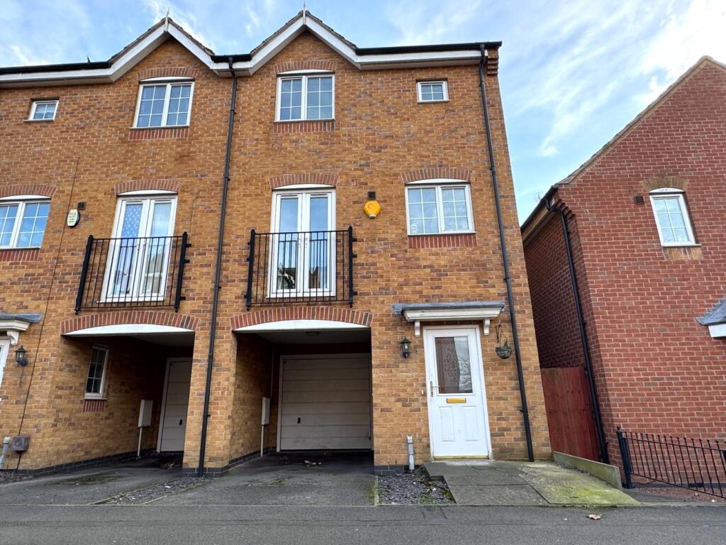 3-bed semi-detached on Clough Drive, Stretton, Burton-on-Trent, DE14, £225,000
