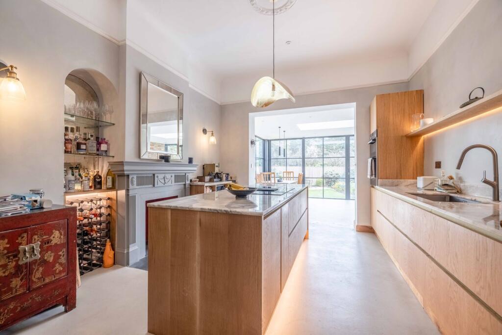 The Avenue, Datchet, SL3 - View 3