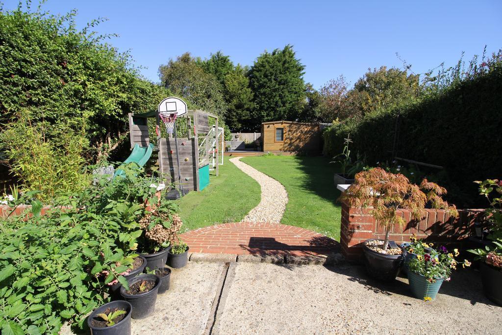 Littlestone Road, Littlestone, New Romney, Kent, TN28 8LP photo 4