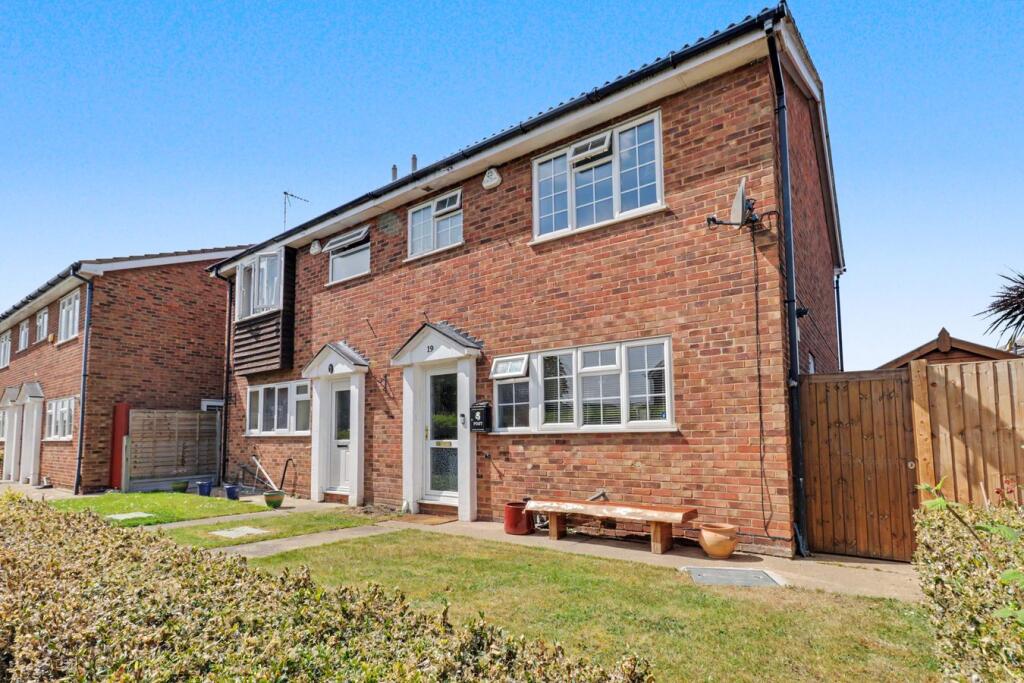 Main image of property: Aylesbeare, Shoeburyness, SS3