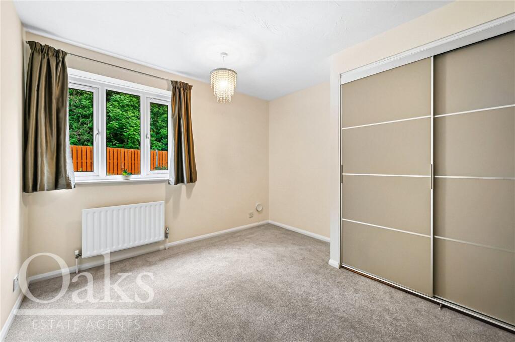 Apartment in Croydon - View 5