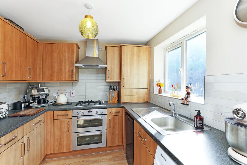 House in Wakefield, Coxley, Sitlington - View 2