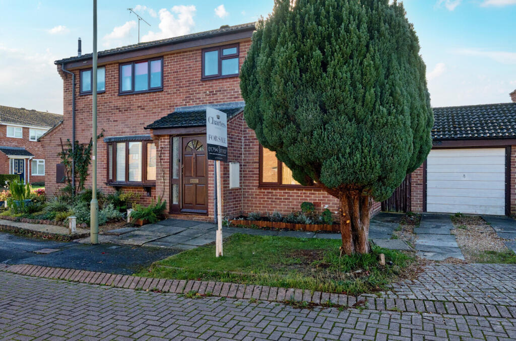 3-bed semi-detached on Sydmanton Road, Romsey, Hampshire, SO51, £375,000