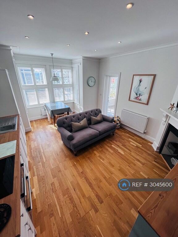 Apartment in Swanage, Dorset - View 3