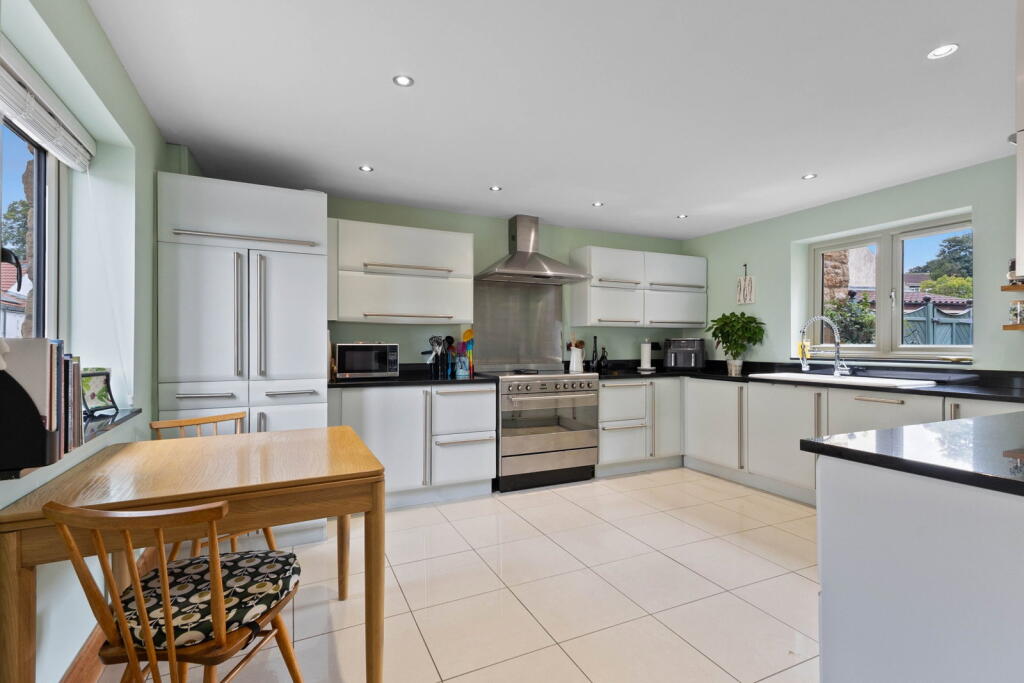 House in Wakefield - View 2