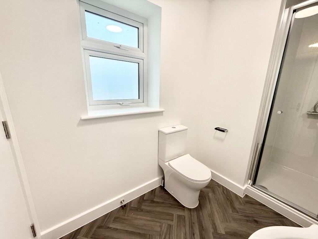 Apartment in Southend-on-Sea - More