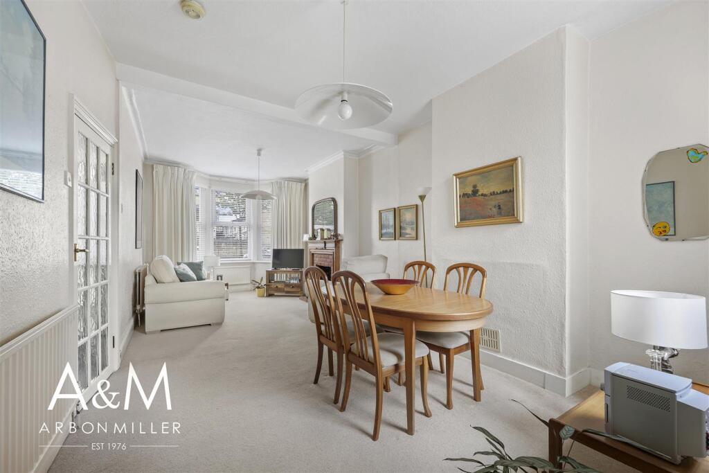 House in London - View 3
