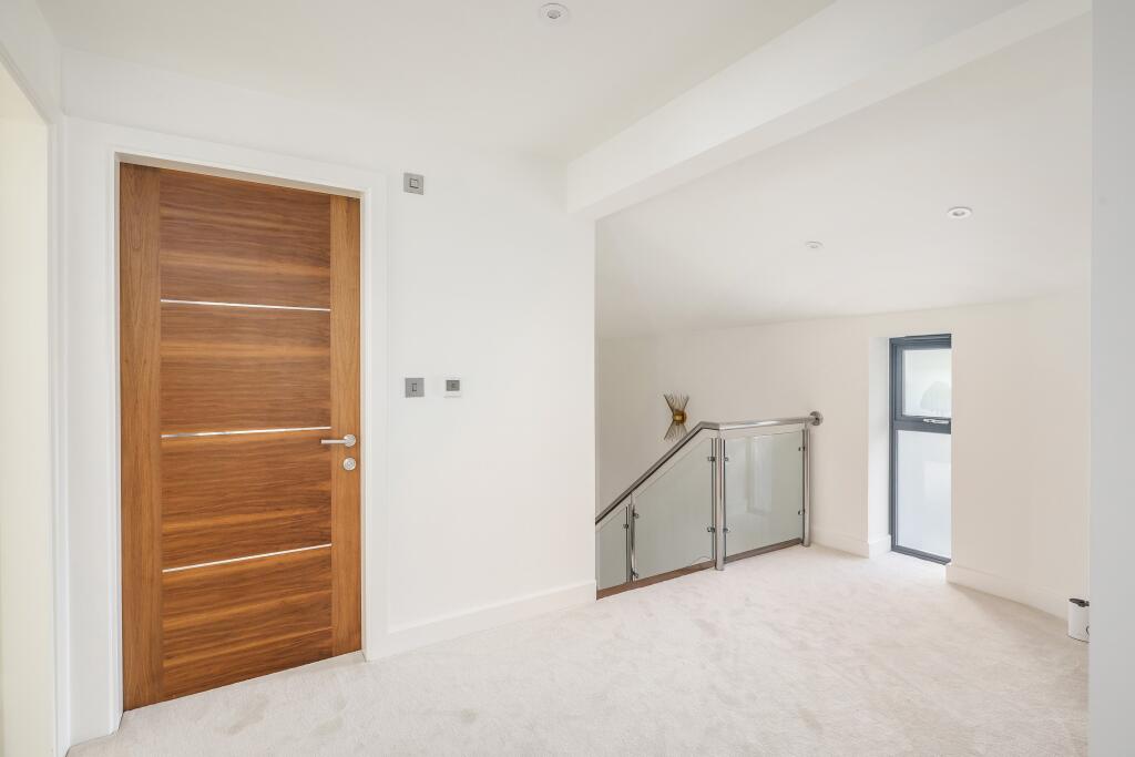 Additional image 17 of De Redvers Road, Poole, 