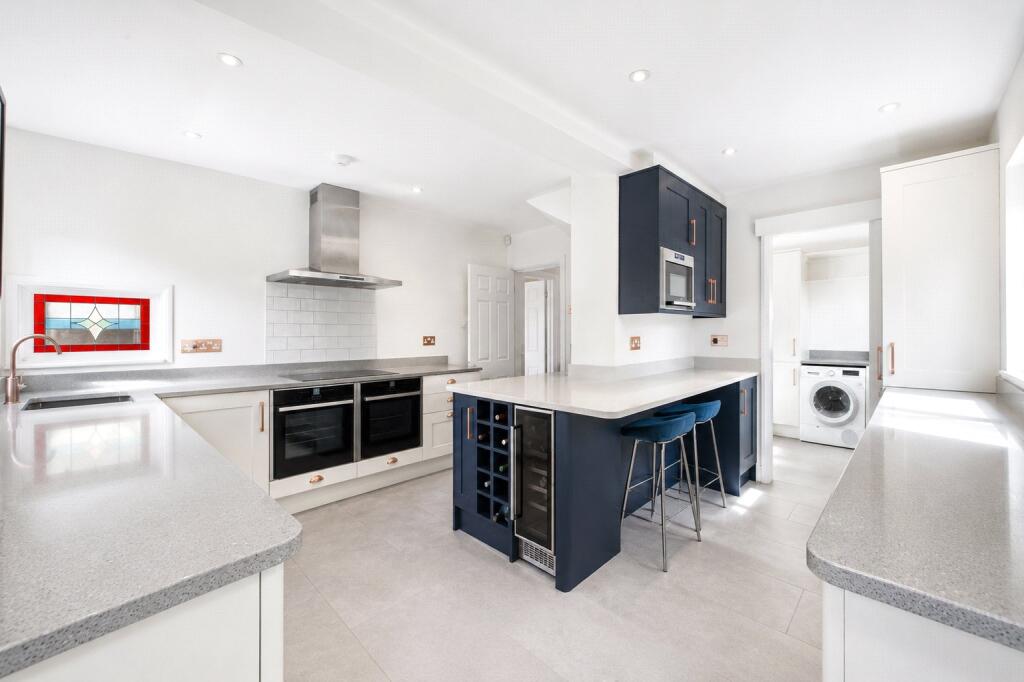 House in Reading, The Triangle, Tilehurst - View 3