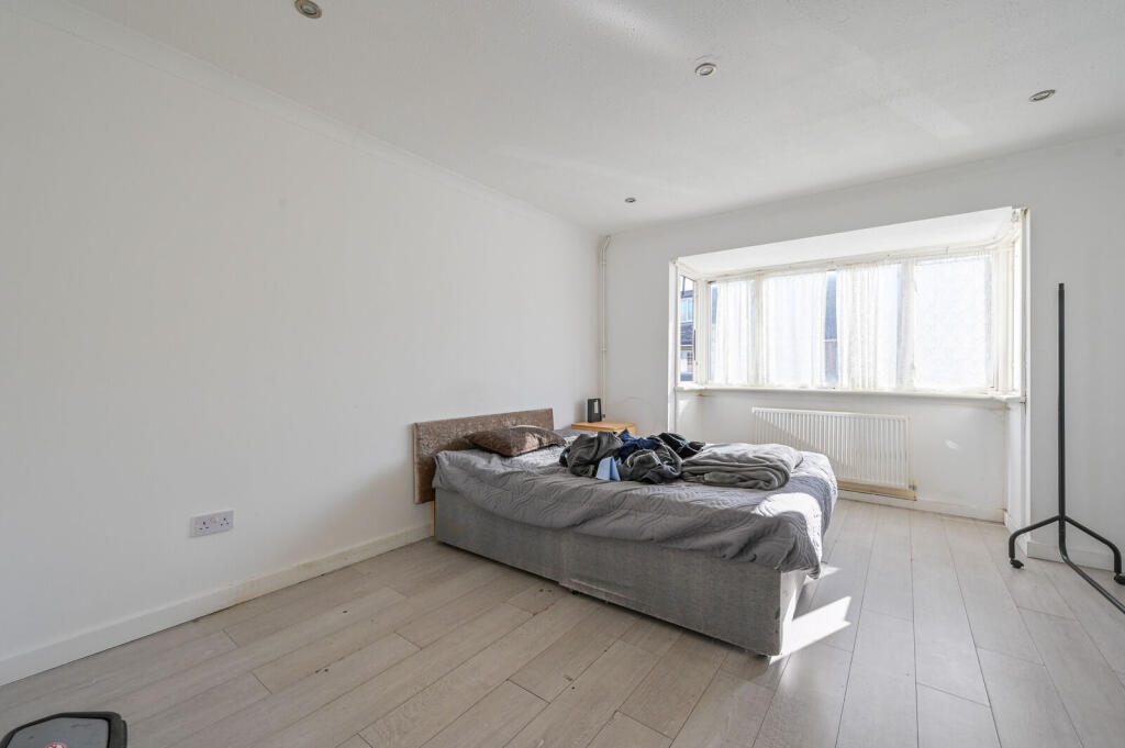 House in London, Custom House, Silvertown - More