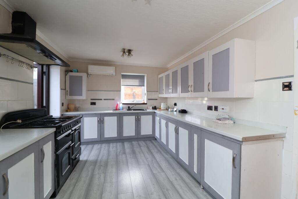 Hartington Drive, Creswell, S80 photo 3