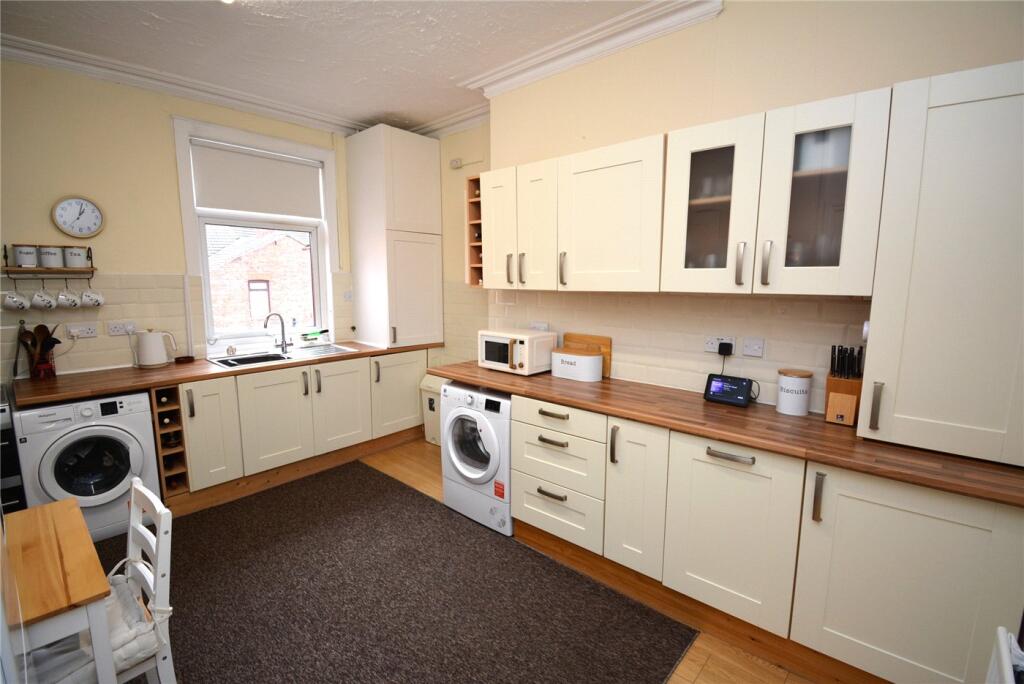 Apartment in Wirral, Liverpool City Region - View 3